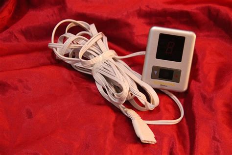 Press the <strong>blanket</strong> cord into the plastic connector piece at the foot of the bed until it no longer wiggles. . Biddeford electric blanket controller